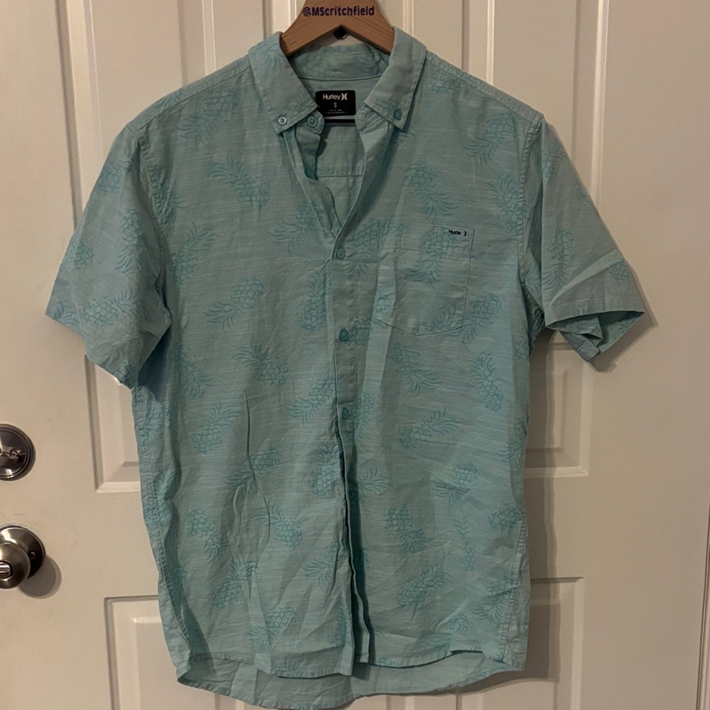 Hurley Aqua Pineapple Print button down shirt small